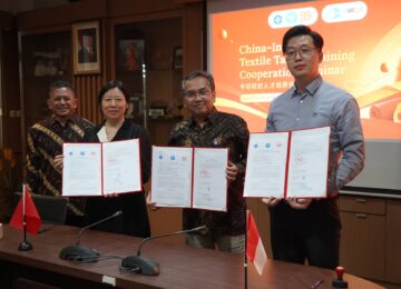 Penandatanganan MoU Perkuat Kolaborasi Pendidikan Vokasi, Riset, dan Industri antara Guangdong Polytechnic, Politeknik STTT Bandung, dan PT. Ecowell Makmur Horistik